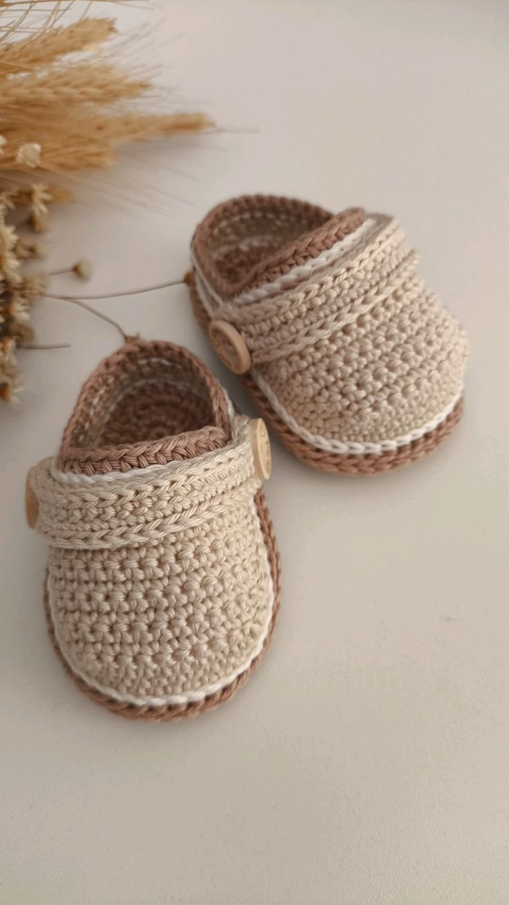 Zapatitos de crochet hechos a mano